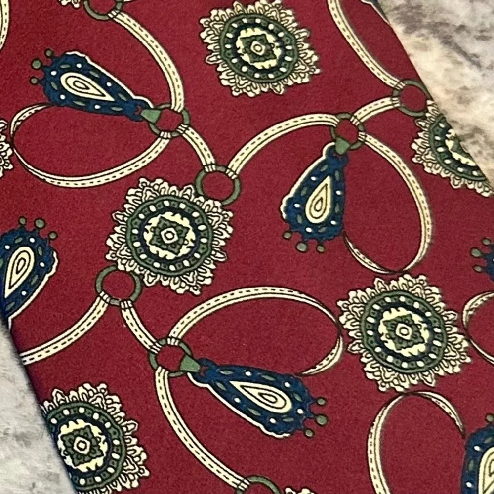 100% Silk Tie Bill Blass expressly for Lord & Taylor Burgundy Gold Blue Classic